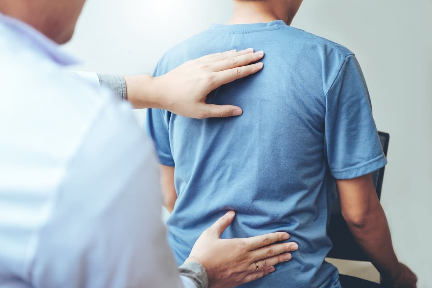 ¿Cuándo debería ir al quiropráctico por dolor de espalda?